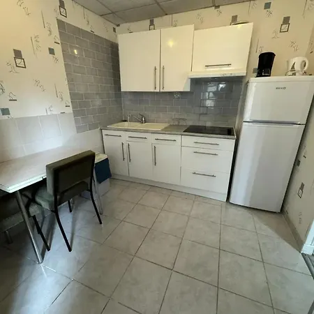 A Neris-les-bains, 20 M², Avec Terrasse C 네레스레벵즈