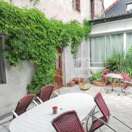 A Neris-les-bains, 20 M², Avec Terrasse C アパート