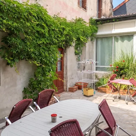 A Neris-les-bains, 20 M², Avec Terrasse C Διαμέρισμα *